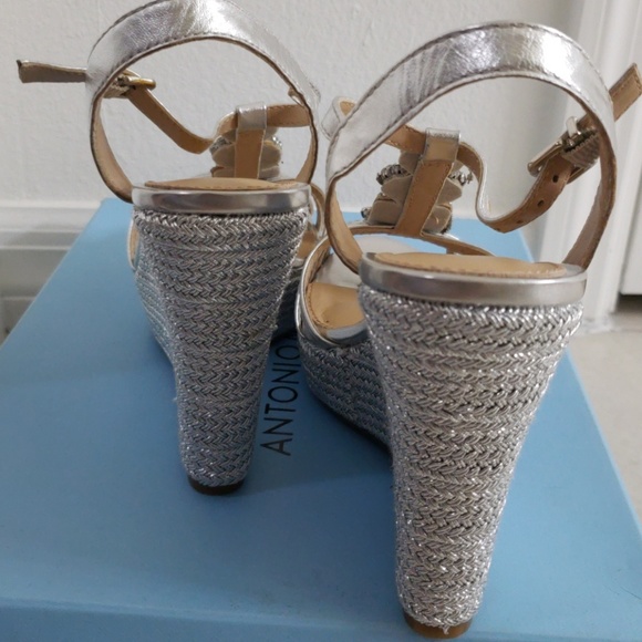 Shoes - Picture 5 of 6